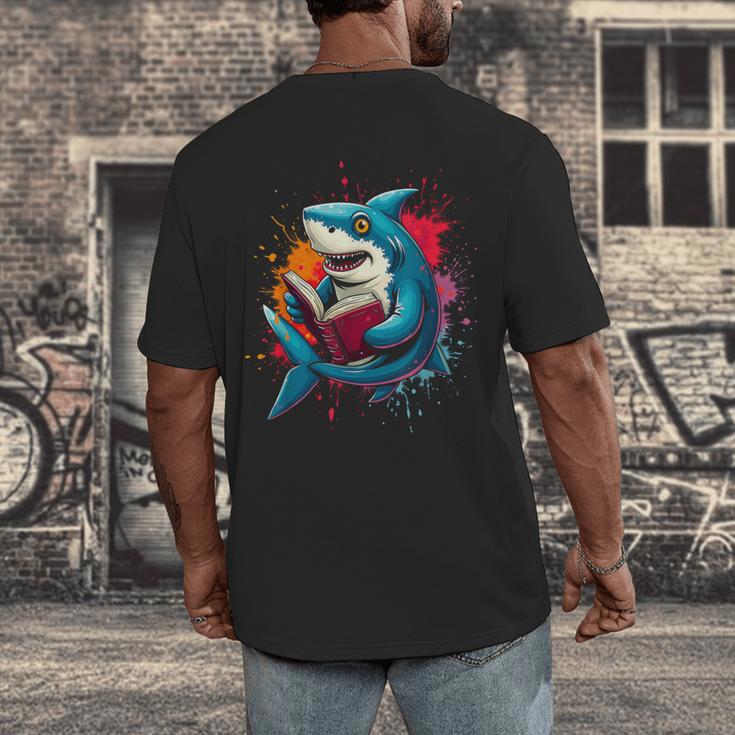 Kawaii Shark Reads Book Reading Library Book Bookworm Men's Back Print T-Shirt