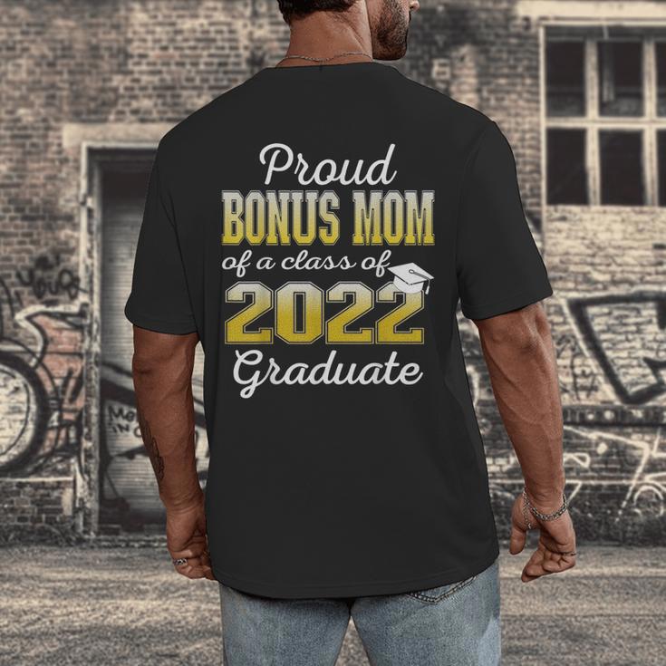 Proud Bonus Mom Of 2022 Graduate Class 2022 Graduation 22 Men's Back Print T-Shirt