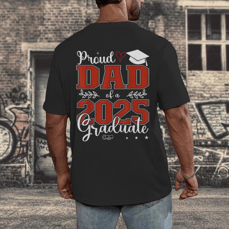 Proud Dad Of a Class Of 2025 Graduate For Graduation Men's Back Print T-Shirt