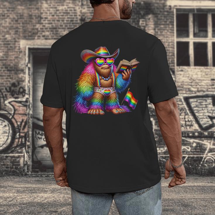 Rainbow Pride Bigfoot Reading Book With Heart Glasses Men's Back Print T-Shirt