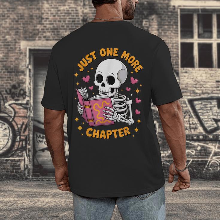Read Books Lover Bookworm Cute Reading Just One More Chapter Men's Back Print T-Shirt