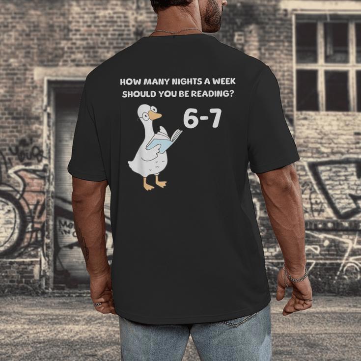 Reading 6-7 Silly Goose Read Books Bookish Bookworm Men's Back Print T-Shirt