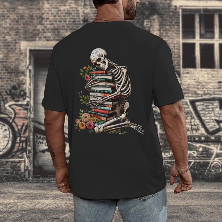 Skeleton Reading Book Halloween Bookworm Bibliophile Reader Men's Back Print T-Shirt