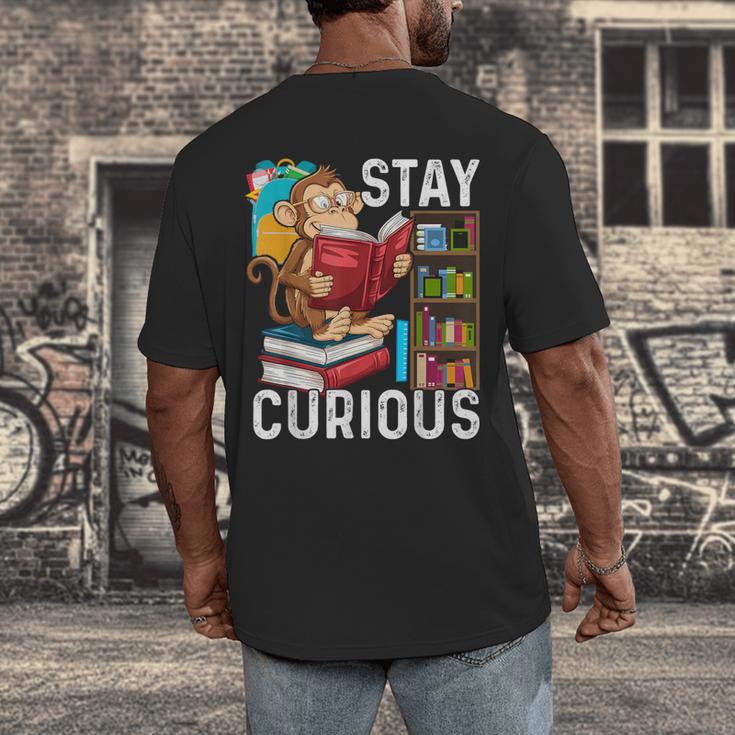 Stay Curious Monkey Reading Book Lover Bookworm Men's Back Print T-Shirt Stay Curious Monkey Reading Book Lover Bookworm Men's Back Print T-Shirt