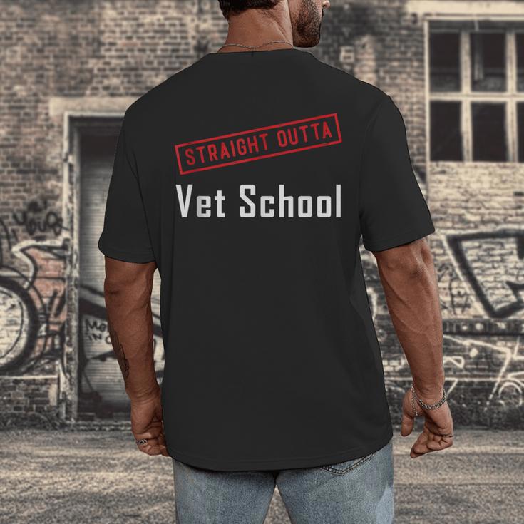 Straight Outta Vet School Graduation Veternarians I Survived Men's Back Print T-Shirt