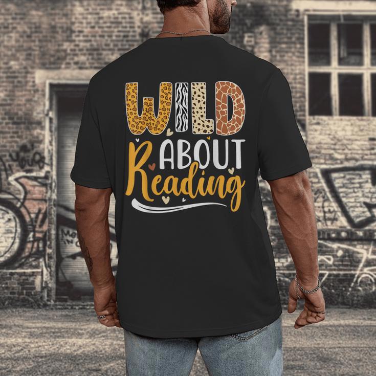 Wild About Reading Lover Bookworm Library Teacher Zoo Animal Men's Back Print T-Shirt Wild About Reading Lover Bookworm Library Teacher Zoo Animal Men's Back Print T-Shirt