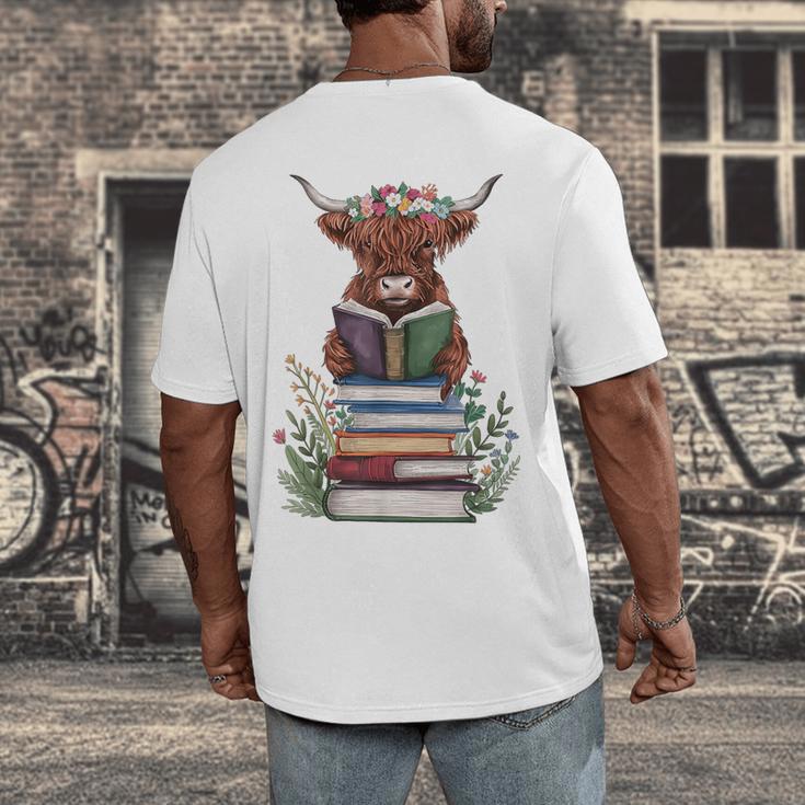 Cute Highland Cow With Book Floral Bookworm Librarian Book Men's Back Print T-Shirt