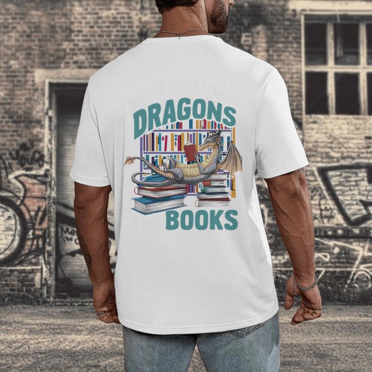 Easily Distracted By Dragons And Books Bookworm Men's Back Print T-Shirt Easily Distracted By Dragons And Books Bookworm Men's Back Print T-Shirt