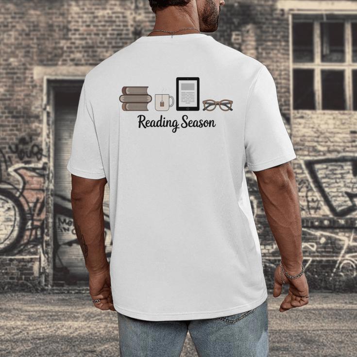 Reading Season Book Lover Librarian Cozy Bookworm Men's Back Print T-Shirt Reading Season Book Lover Librarian Cozy Bookworm Men's Back Print T-Shirt