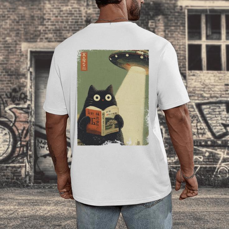 Vintage Japanese Cat Book Lovers UFO Alien Abduction Cat Dad Men's Back Print T-Shirt Vintage Japanese Cat Book Lovers UFO Alien Abduction Cat Dad Men's Back Print T-Shirt