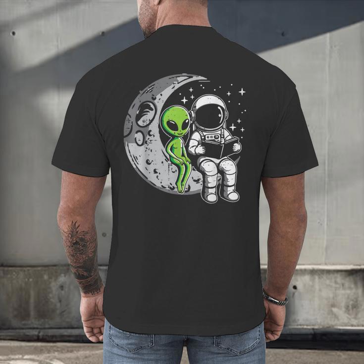 Astronaut Reading Book To Alien Moon Space Women Kids Men Men's Back Print T-Shirt Astronaut Reading Book To Alien Moon Space Women Kids Men Men's Back Print T-Shirt