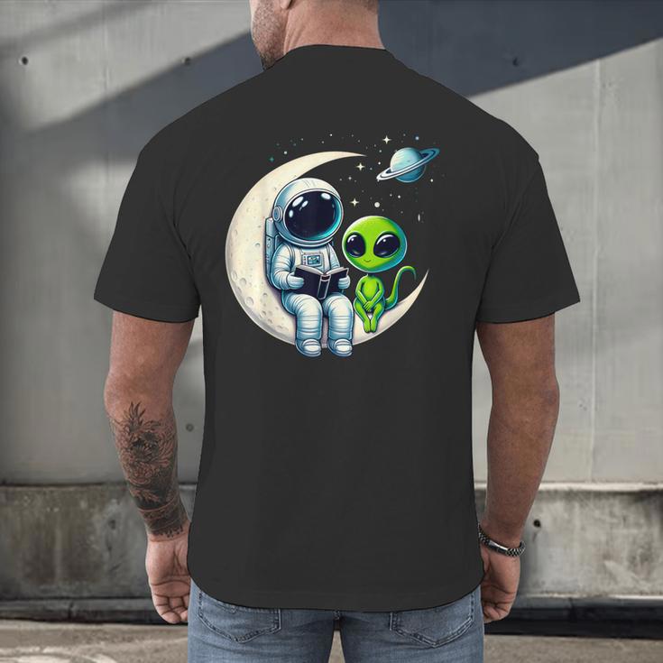 Astronaut Reading Book To Alien Shirt Moon Space Lover Kids Men's Back Print T-Shirt Astronaut Reading Book To Alien Shirt Moon Space Lover Kids Men's Back Print T-Shirt