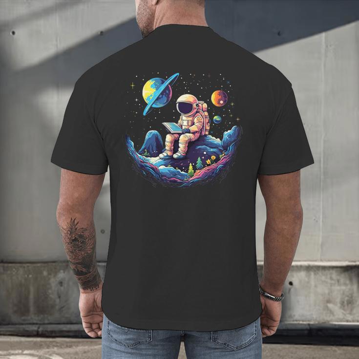 Astronaut Reading Book In Space Books Lover Bookworm Men's Back Print T-Shirt Astronaut Reading Book In Space Books Lover Bookworm Men's Back Print T-Shirt