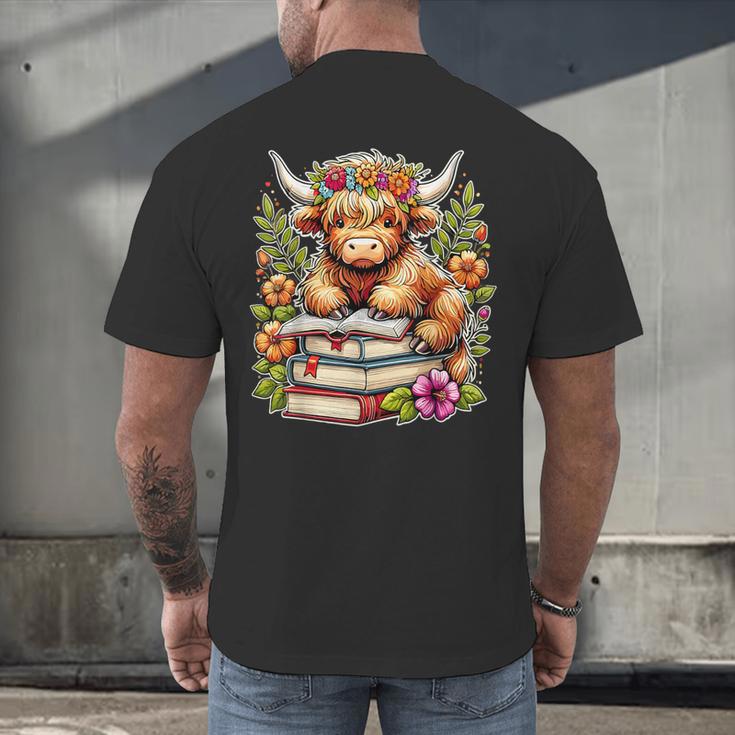 Bookworm Cute Highland Cow Reading Book Men's Back Print T-Shirt