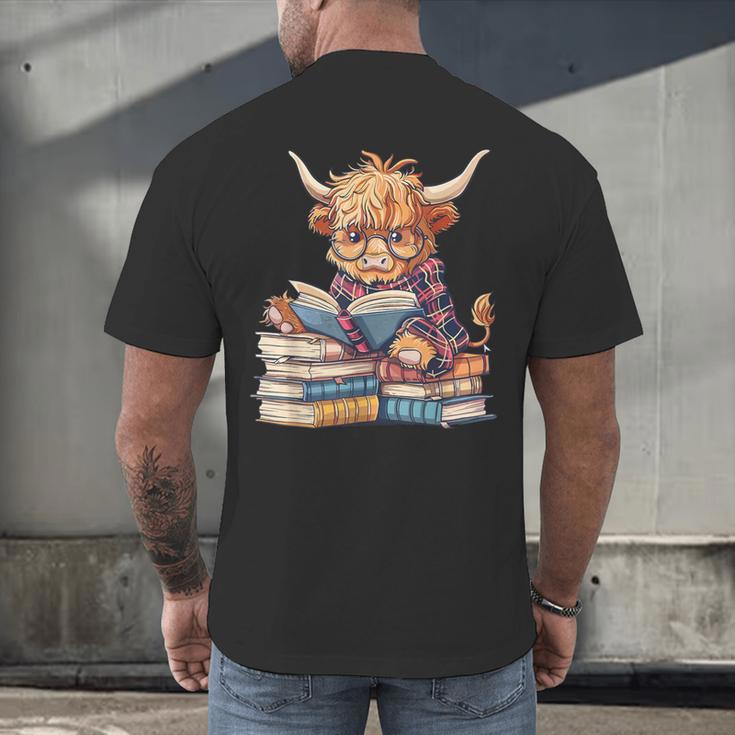 Highland Cow Reading Book Librarian Library Men's Back Print T-Shirt