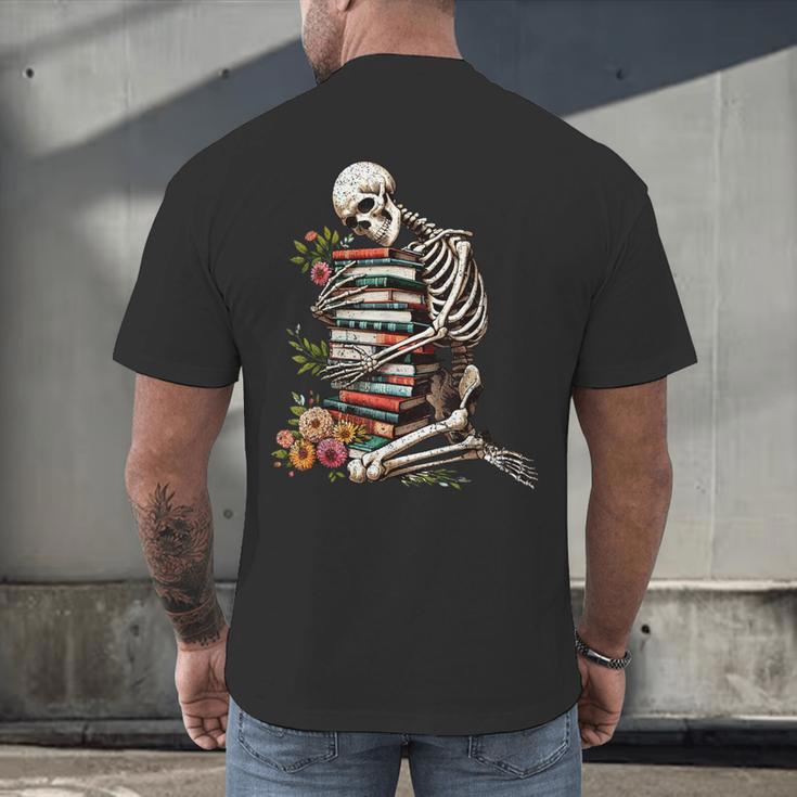 Skeleton Reading Book Halloween Bookworm Bibliophile Reader Men's Back Print T-Shirt