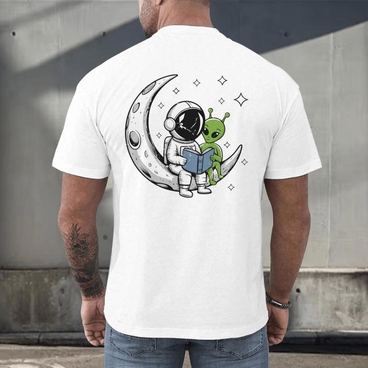 Astronaut Reading Book To Alien Moon Space Astronomy Men's Back Print T-Shirt