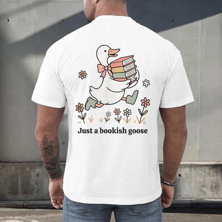 Goose With Books Cute Bookworm Reader Men's Back Print T-Shirt Goose With Books Cute Bookworm Reader Men's Back Print T-Shirt