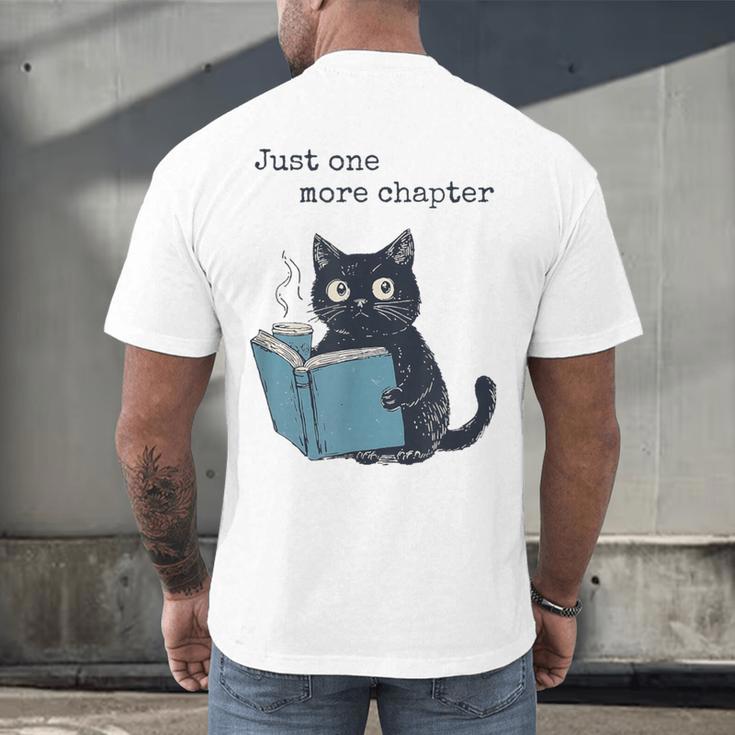 Just One More Chapter Bookworm Cat Book Lover Men's Back Print T-Shirt Just One More Chapter Bookworm Cat Book Lover Men's Back Print T-Shirt