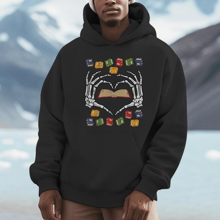 Skeleton Heart Read Reading Book Librarian Halloween Women Unisex Hoodie