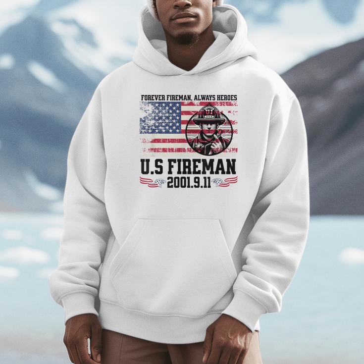 In Memory And Honor Of Firefighters Remembering 911 Unisex Hoodie