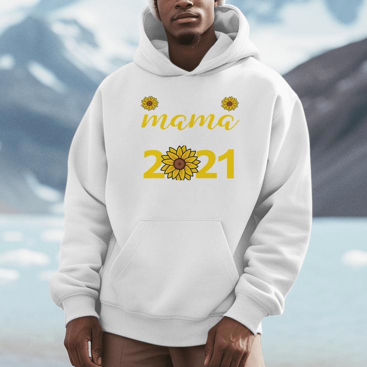 Proud Mama Of a 2021 Graduate Senior Mom 2021 Graduation Unisex Hoodie