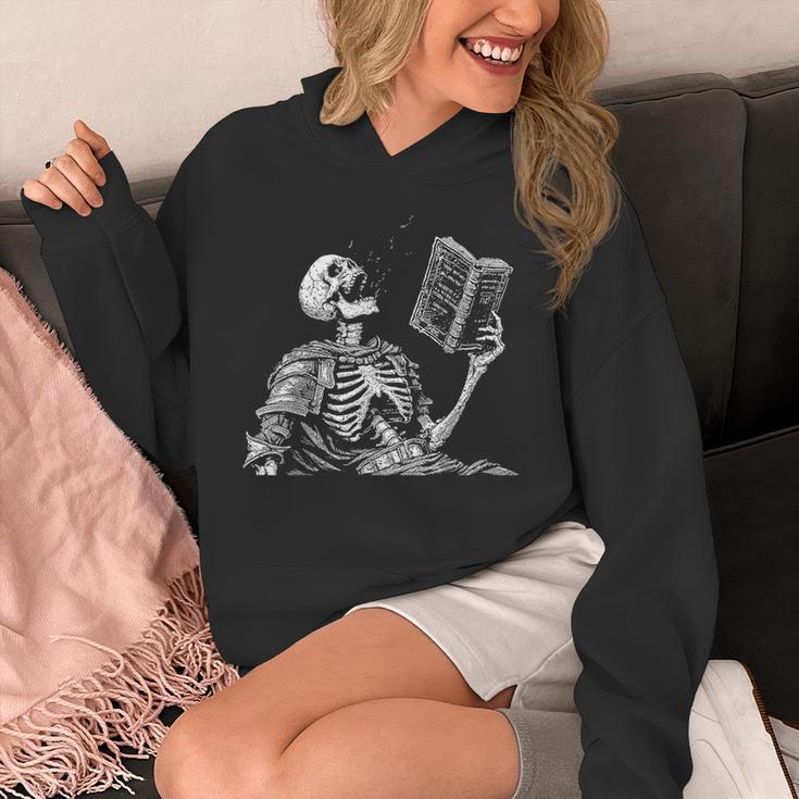 Hilarious Skeleton Holding a Book And Laughing Gothic Unisex Hoodie