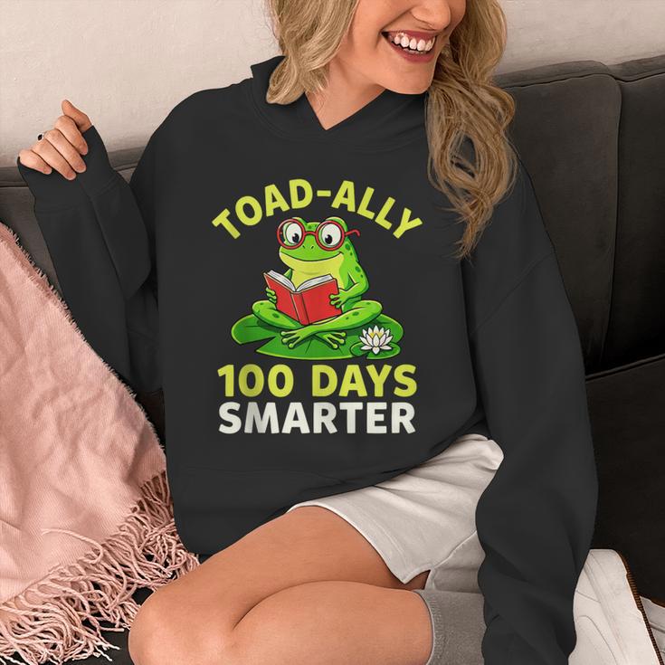 Toad-Ally 100 Days Smarter Frog Reading Book 100 School Day Unisex Hoodie