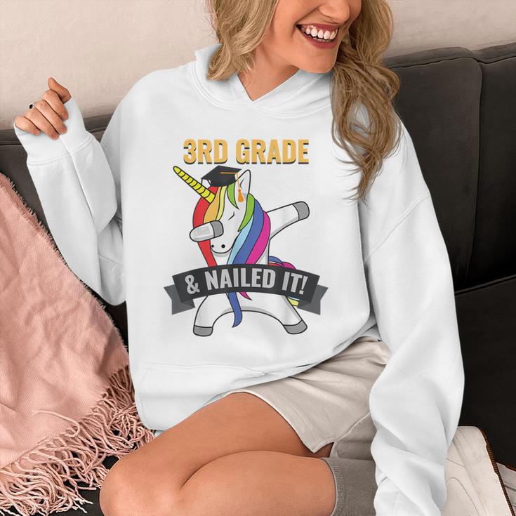 3RD GRADE NAILED IT UNICORN DABBING GRADUATION T-SHIRT Unisex Hoodie