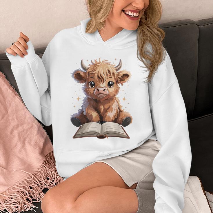 Highland Cow Reading Book Bookworm Unisex Hoodie