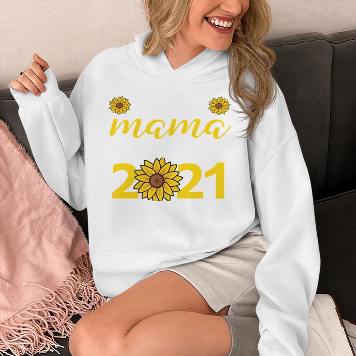 Proud Mama Of a 2021 Graduate Senior Mom 2021 Graduation Unisex Hoodie