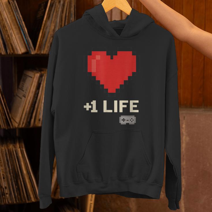 Retro Gamer 1 Life Pixel Heart – 8-Bit Gaming Nostalgia Unisex Hoodie