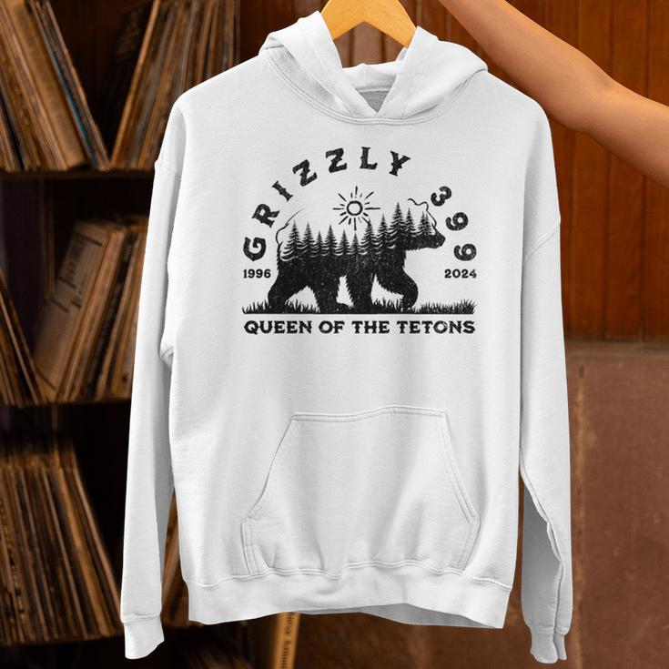 Memory Grizzly 399 1996 2024 Queen Of The Tetons Bear Lovers Unisex Hoodie
