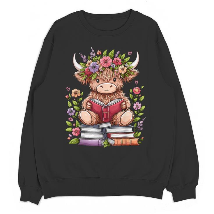 Cute Baby Highland Cow With Reading Book Bookworm Unisex Sweatshirt