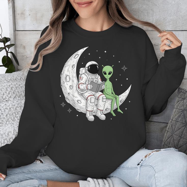 Astronaut Reading Book To Alien Moon Space Book Lover Men Unisex Sweatshirt Astronaut Reading Book To Alien Moon Space Book Lover Men Unisex Sweatshirt