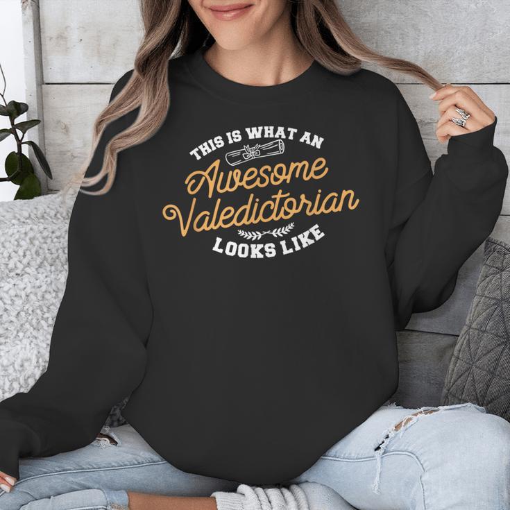 This Is What An Awesome Valedictorian Looks Like Graduation Unisex Sweatshirt