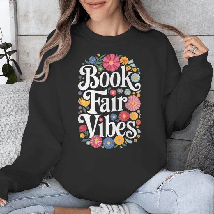 Book Fair Vibes Groovy 70s Retro School Librarian Unisex Sweatshirt Book Fair Vibes Groovy 70s Retro School Librarian Unisex Sweatshirt