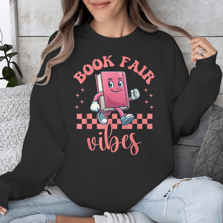 Book Fair Vibes School Librarian Retro 70s Reading Bookworm Unisex Sweatshirt