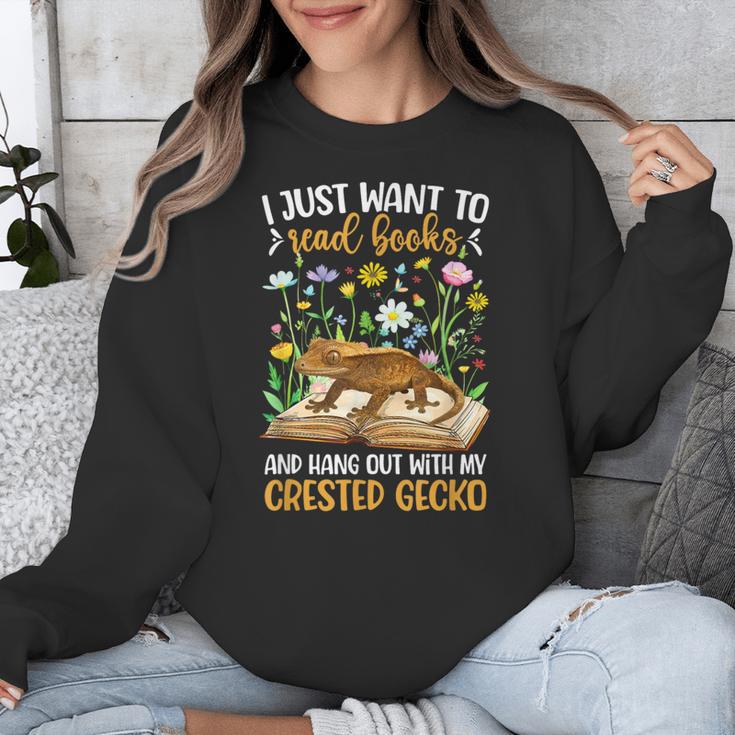 Books And Crested Gecko Owner Crestie Lover Unisex Sweatshirt