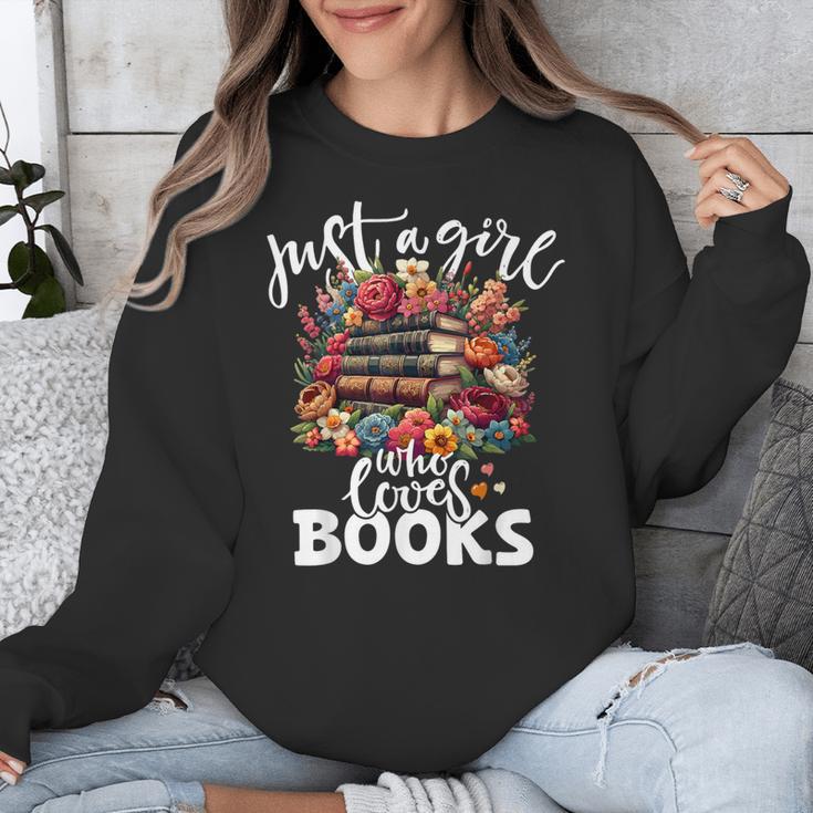 Bookworm For Women Just A Girl Who Loves Books Unisex Sweatshirt Bookworm For Women Just A Girl Who Loves Books Unisex Sweatshirt