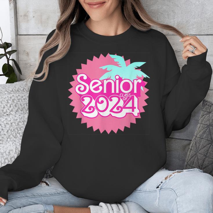 Class Of 2024 Senior Pink Retro Classic Girl Grad Graduation Unisex Sweatshirt