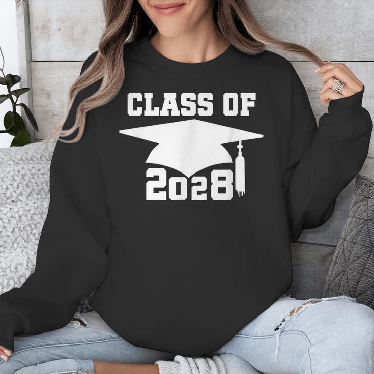 Class Of 2028 T-Shirt School Graduation Pride Tee Unisex Sweatshirt