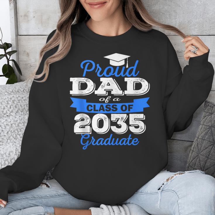 Class Of 2035 Graduation Parents Of Kindergarten Kid Dad Mom Unisex Sweatshirt