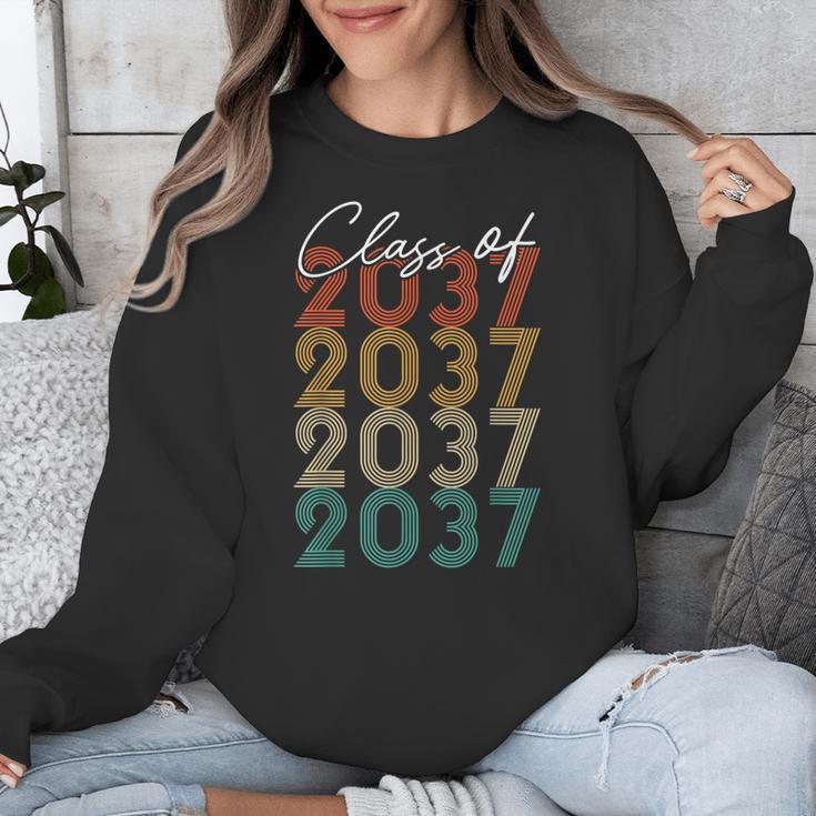 Class Of 2037 Vintage Kindergarten To Graduation Unisex Sweatshirt