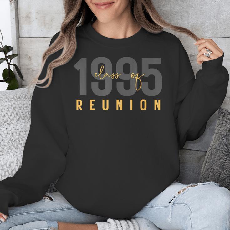 Classic Retro Vintage Class Of 1995 Reunion 30th Graduation Unisex Sweatshirt
