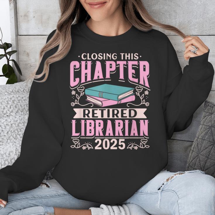 Closing This Chapter Retired Librarian 2025 Book Retirement Unisex Sweatshirt