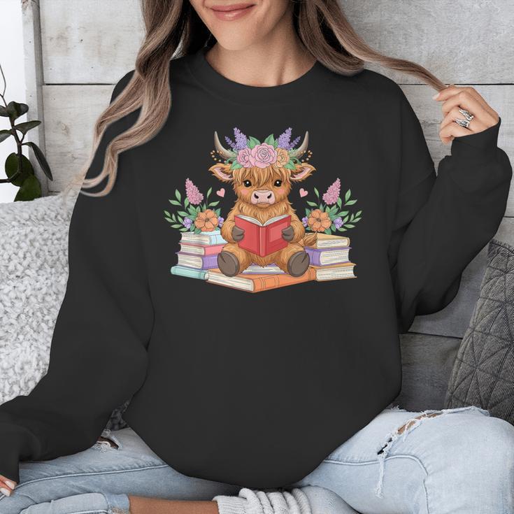 Cute Baby Highland Cow Reading Book Lover Toddler Unisex Sweatshirt