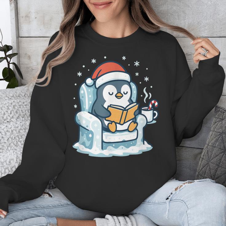 Cute Christmas Penguin Reading Book Cozy Winter Holiday Art Unisex Sweatshirt