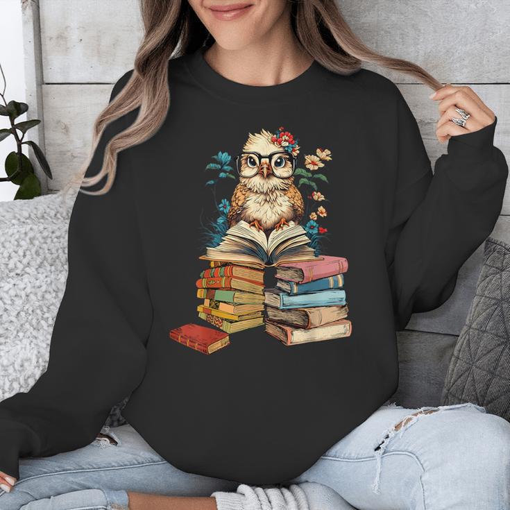 Cute Reading Chicken With Glasses Books Bookworm Reader Book Unisex Sweatshirt