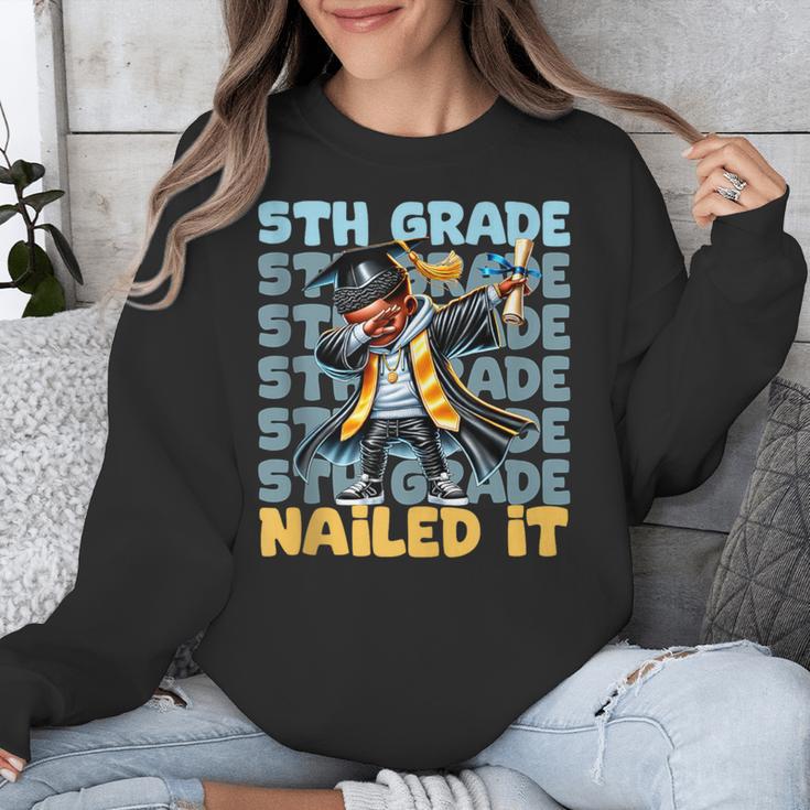 Dabbing Graduation Boy 5th Grade Nailed It Class Of 2025 Unisex Sweatshirt